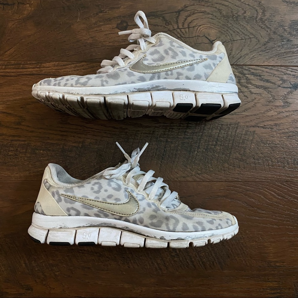 Nike Free women’s white leopard